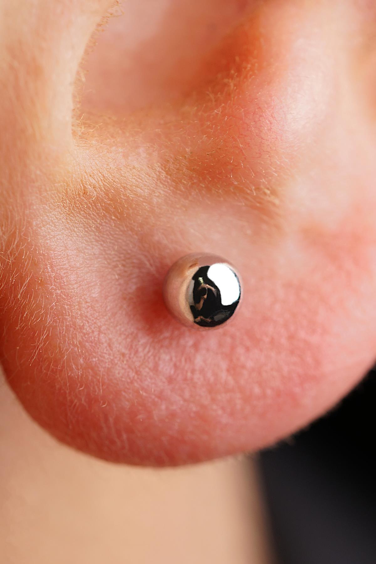 14K Gold Ball Stud Earrings    0.149 inch