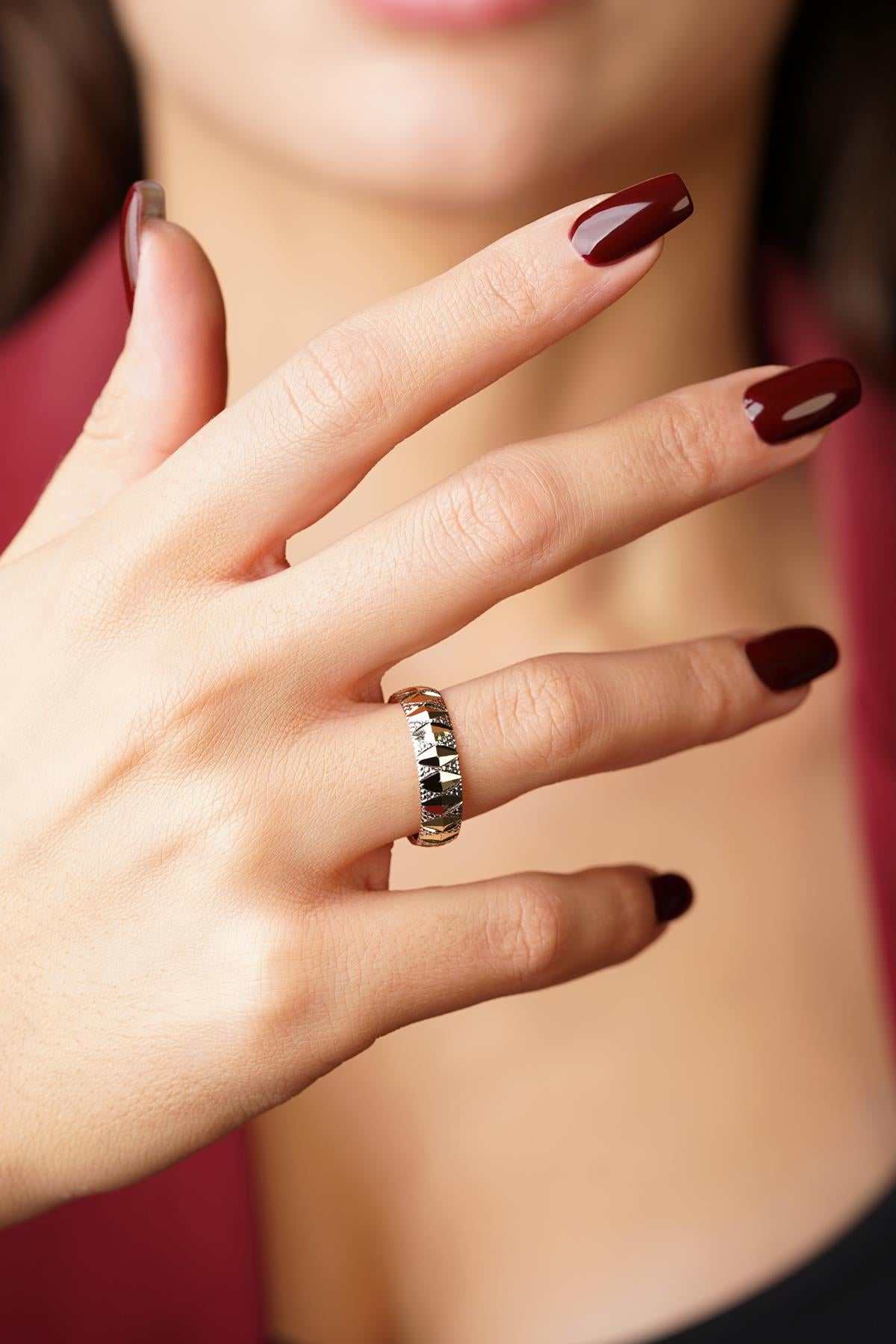14K Gold Brezza Wedding Band