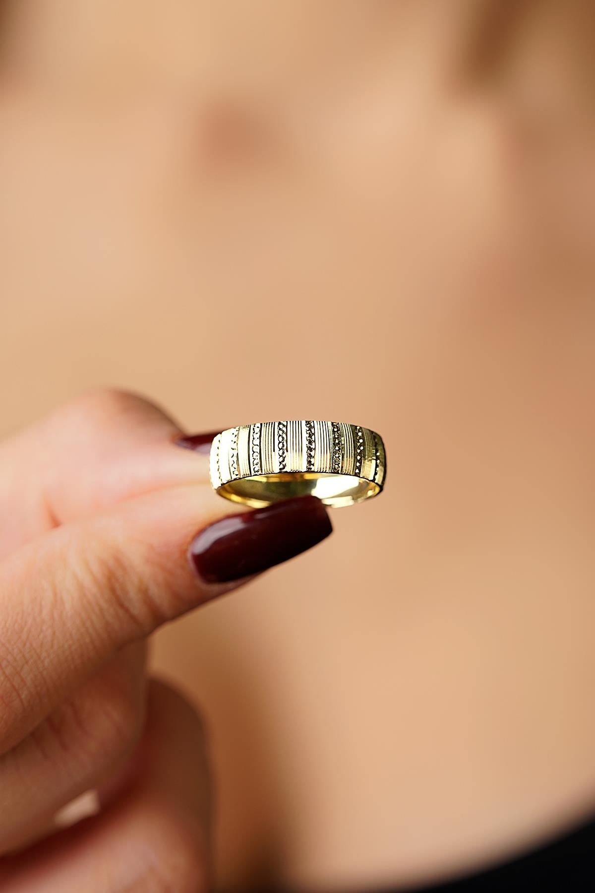 14K Solid Gold Clafoutis Wedding Band