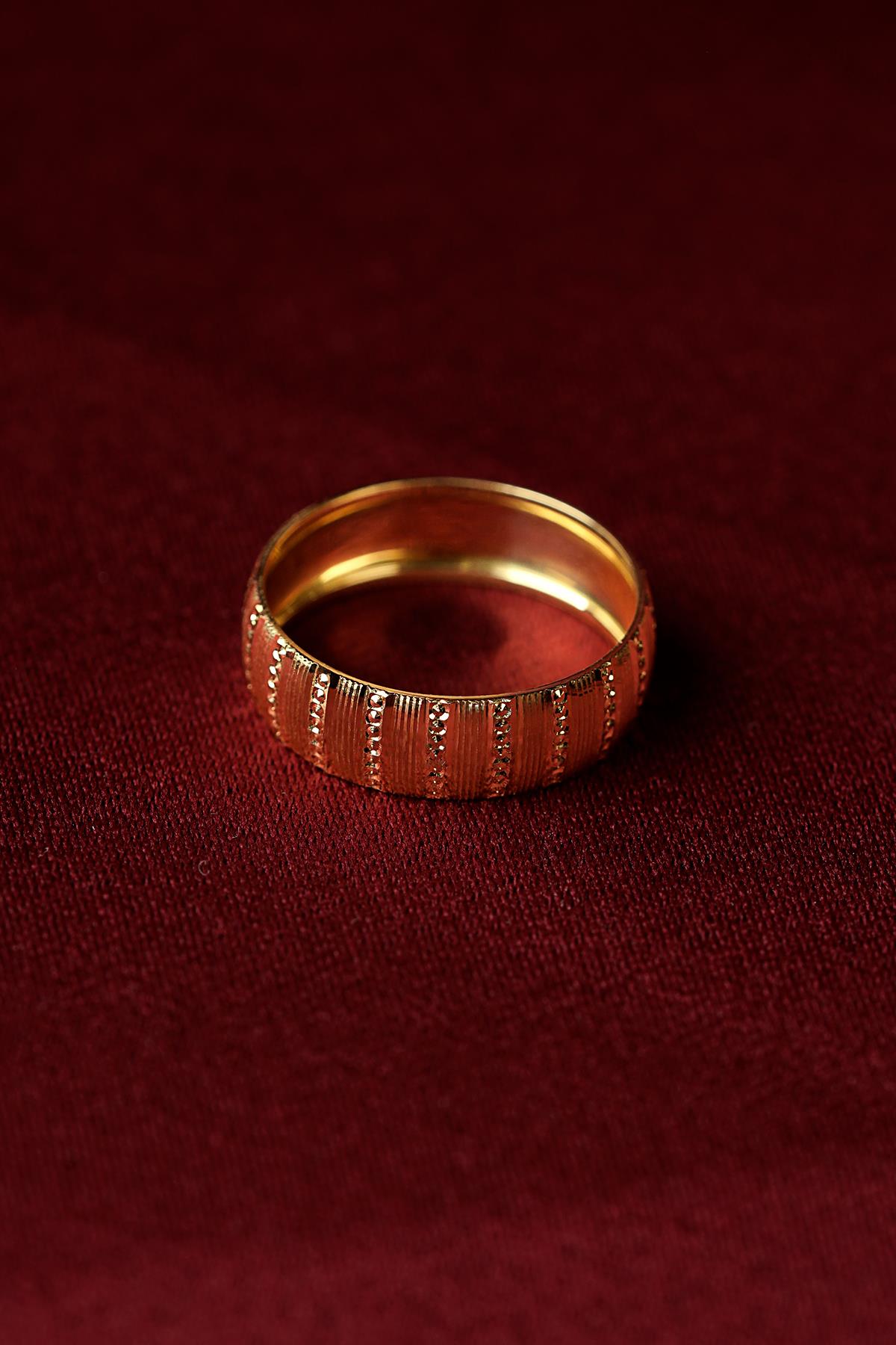14K Solid Gold Clafoutis Wedding Band