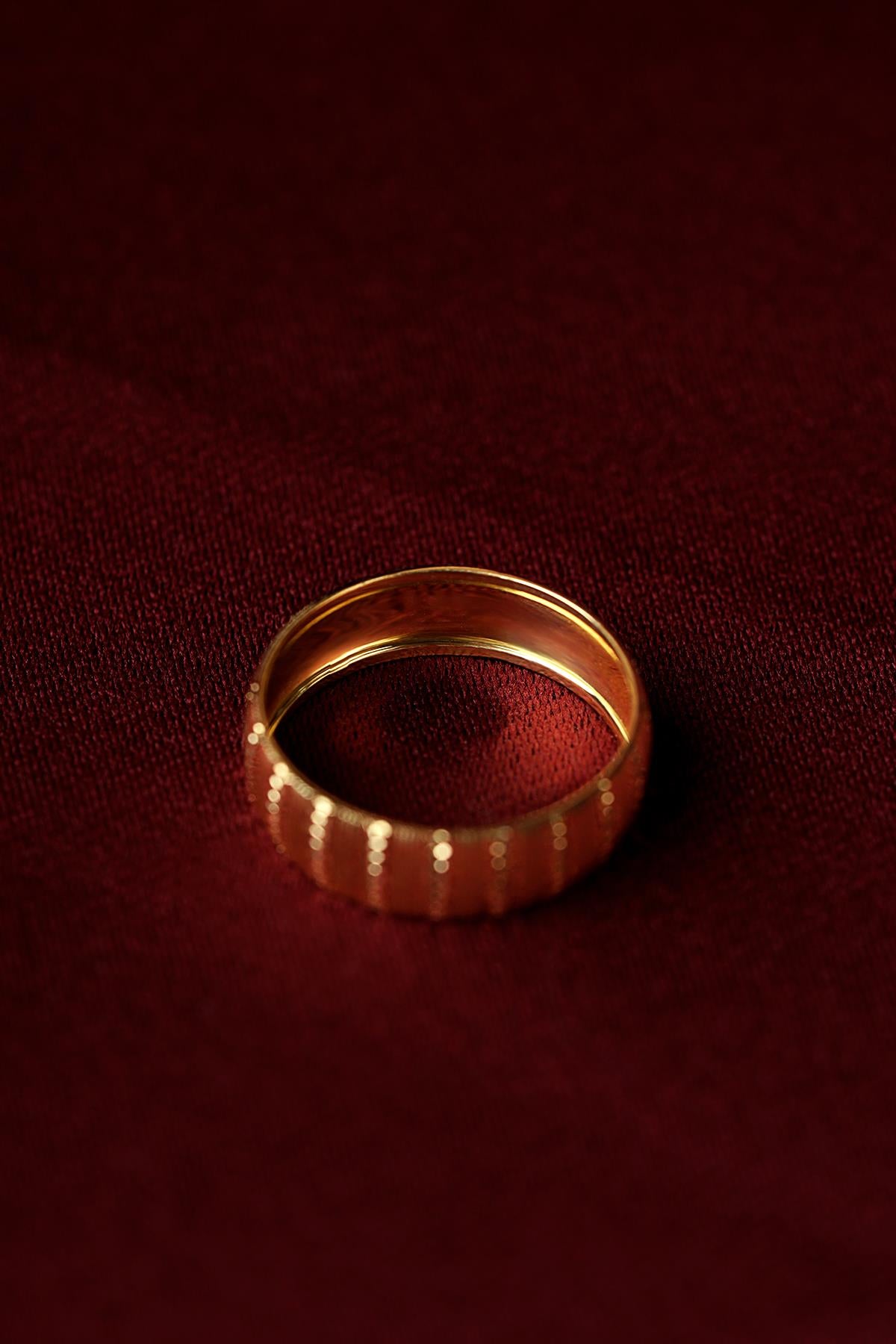 14K Solid Gold Clafoutis Wedding Band