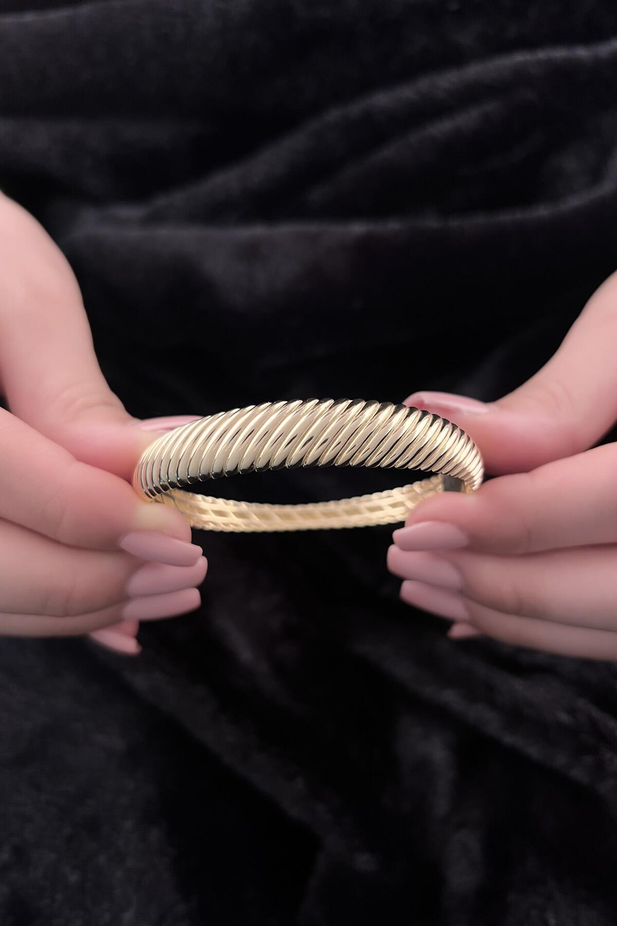 14K Gold Croissant Cuff Bracelet