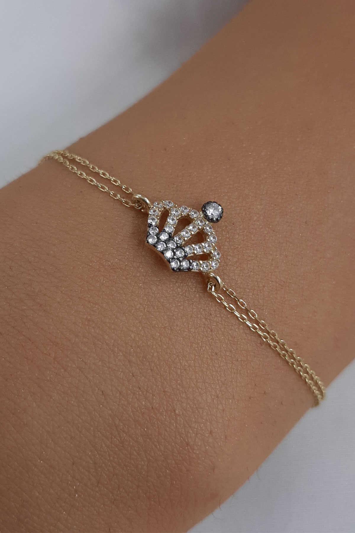 14K Gold Crown Shape Bracelet