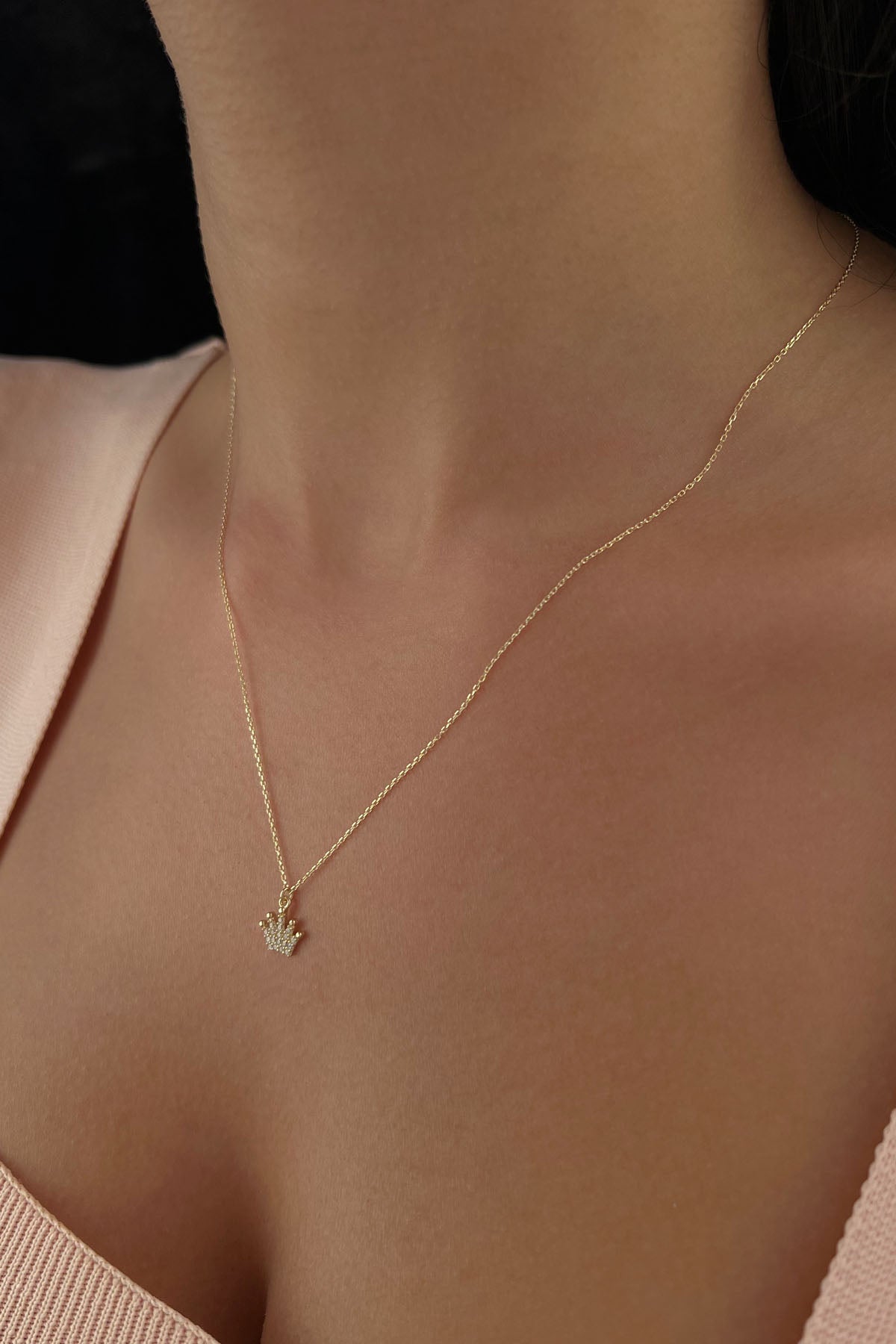 14K Gold Crown Shape Necklace