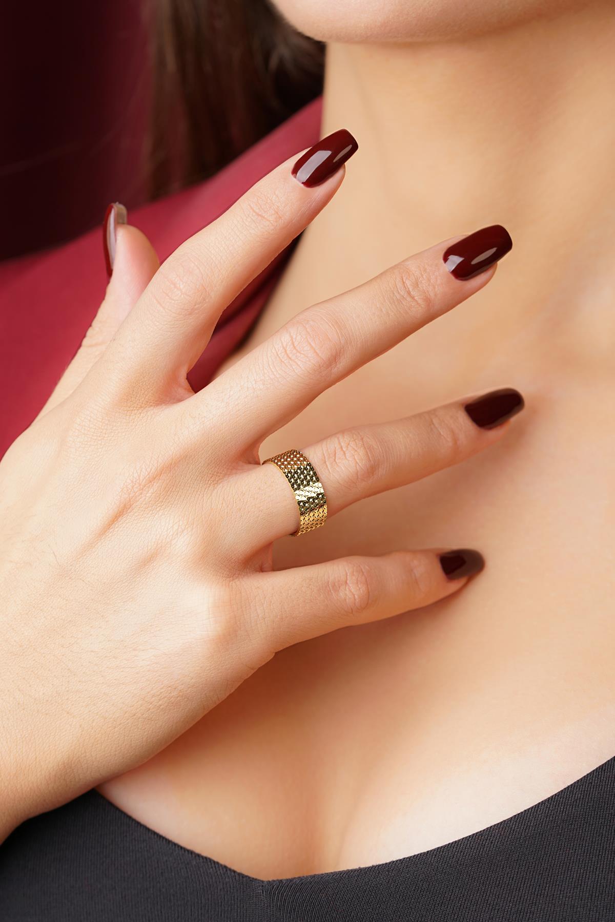 14K Gold Cuore Wedding Band