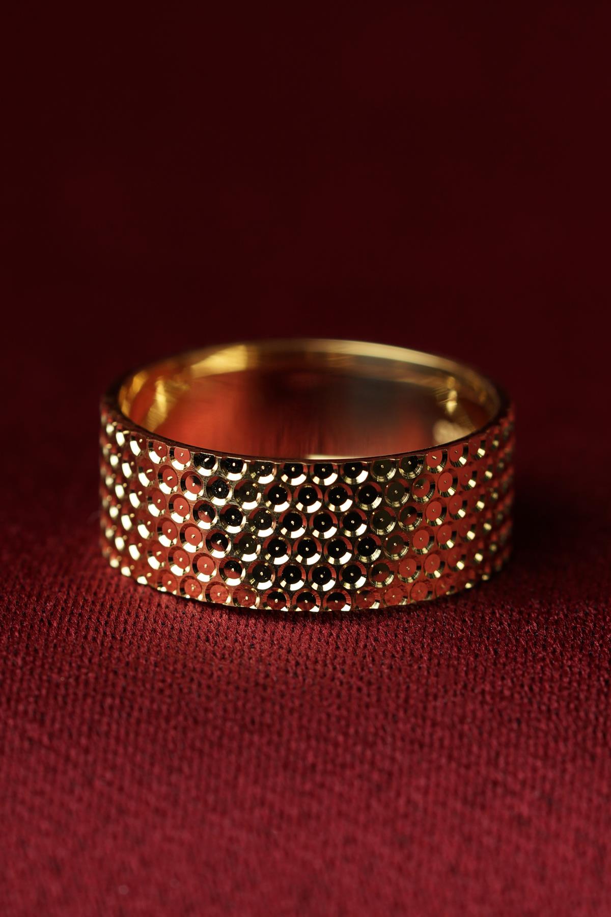14K Gold Cuore Wedding Band