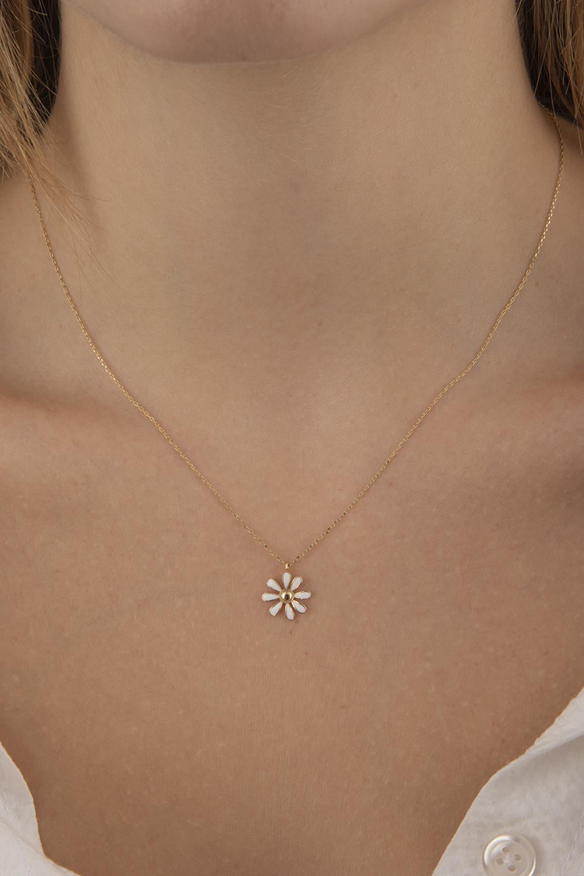 14K Gold Daisy Necklace