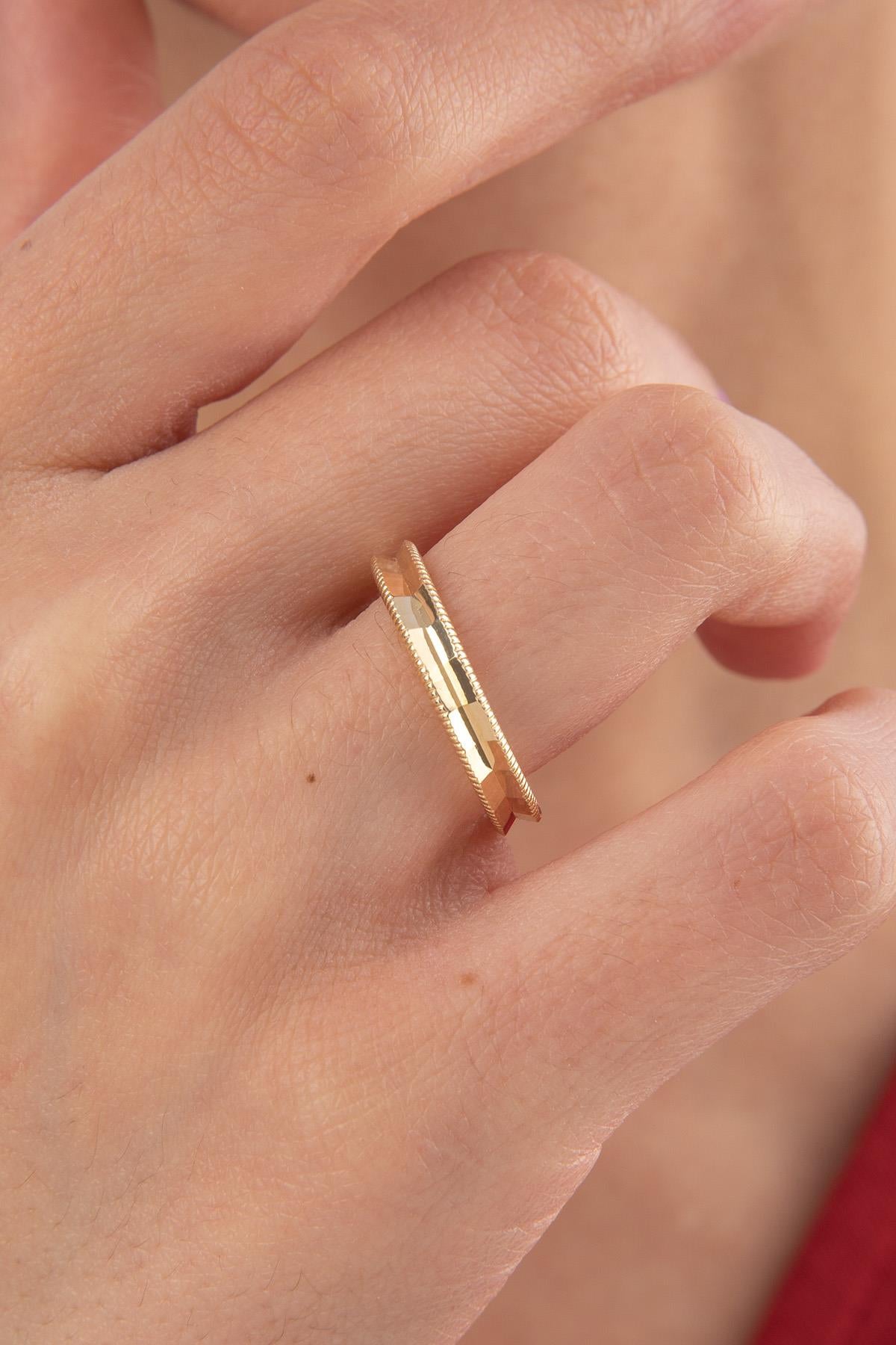 14K Gold Dazzling Ring