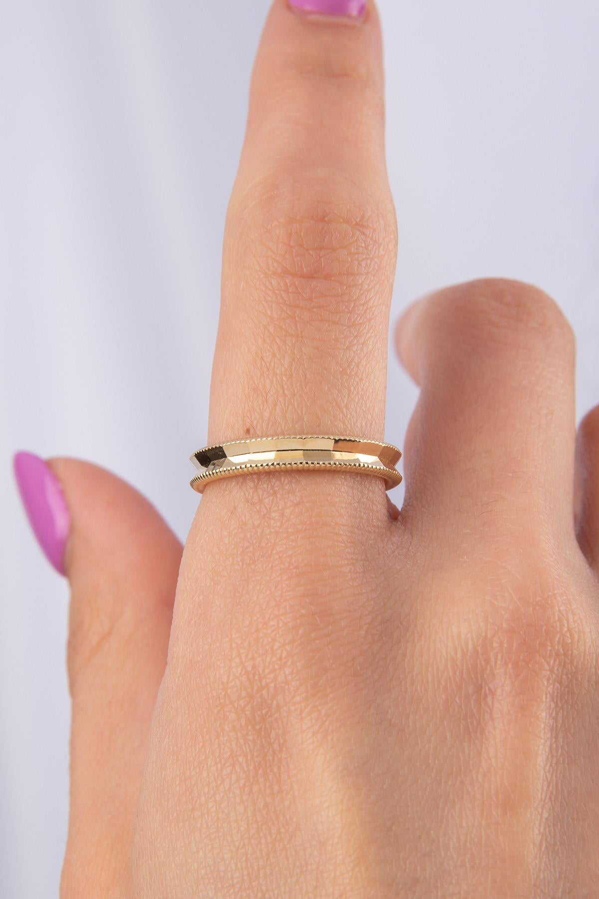 14K Gold Dazzling Ring