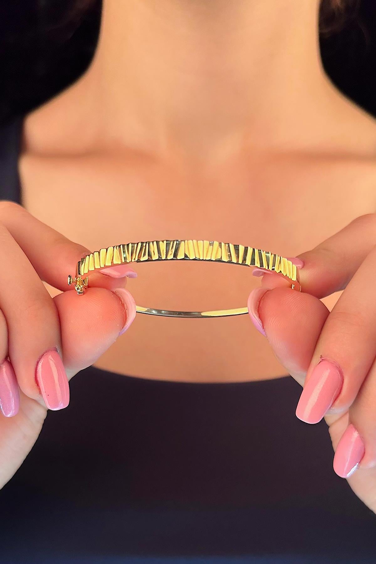14K Gold Designed Bangle