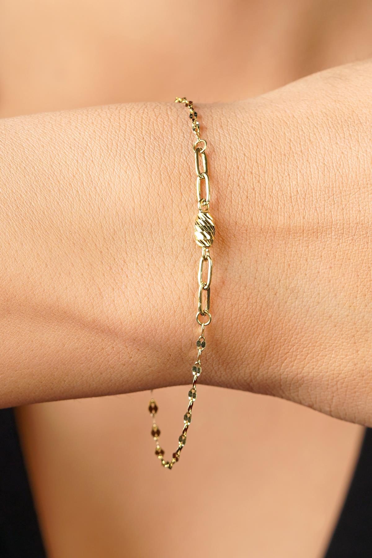 14K Gold Diamond-Cut Almond Mirror Bracelet