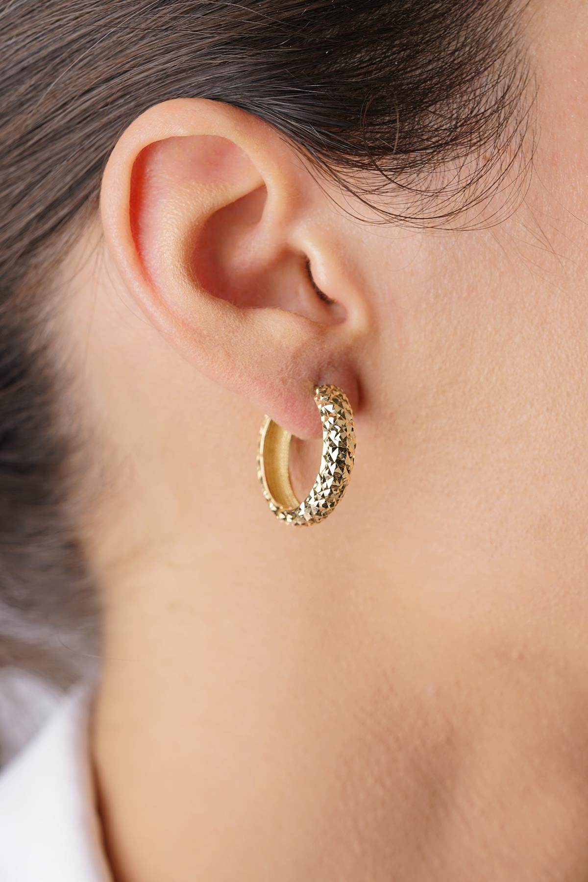 14K Gold Diamond-Cut Sparkle Hoops