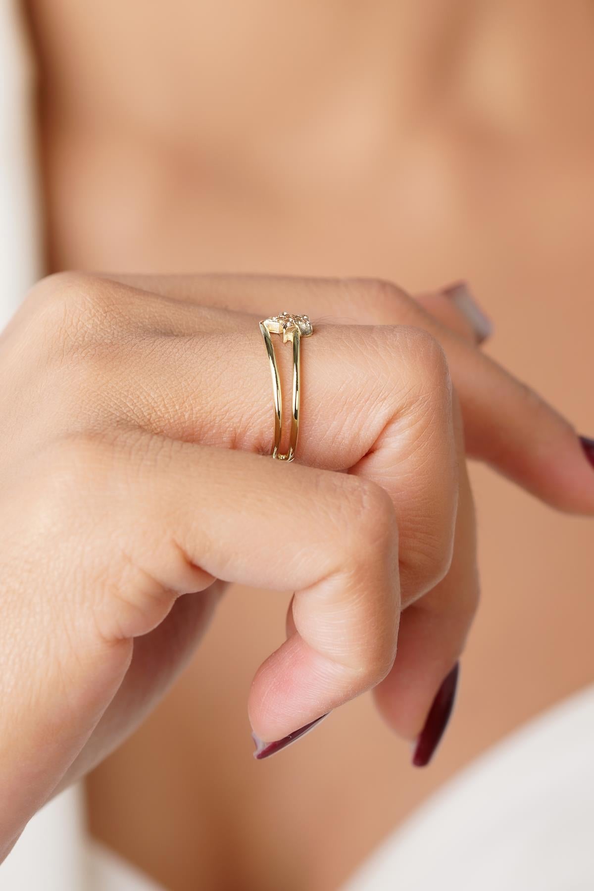 14K Gold Double Band Star Ring