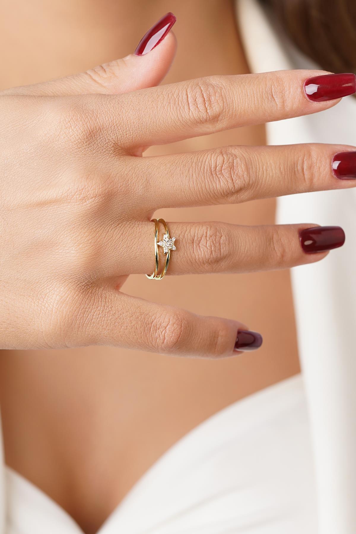 14K Gold Double Band Star Ring