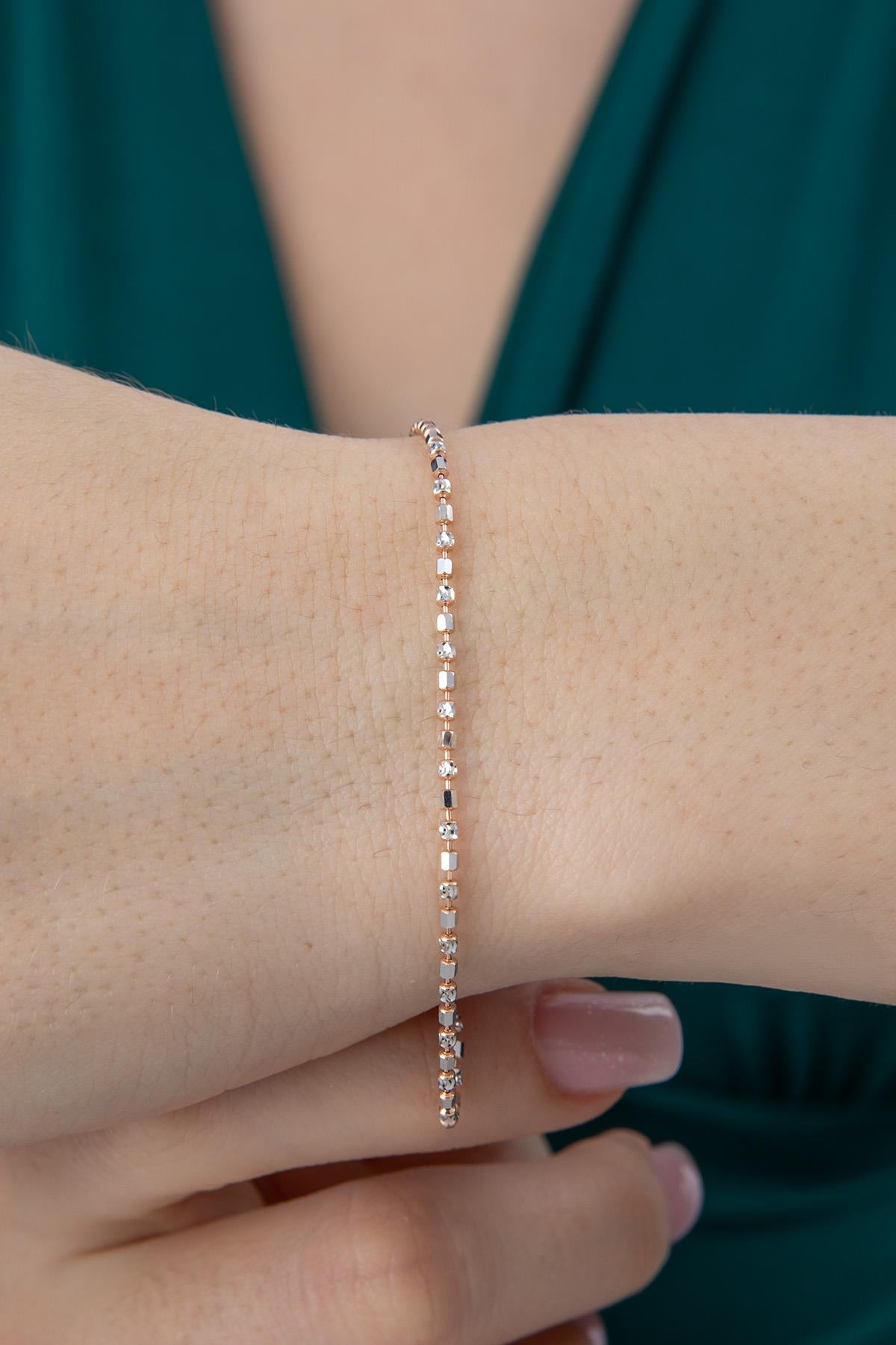 14K Gold Elegant Dorica Ball Bracelet