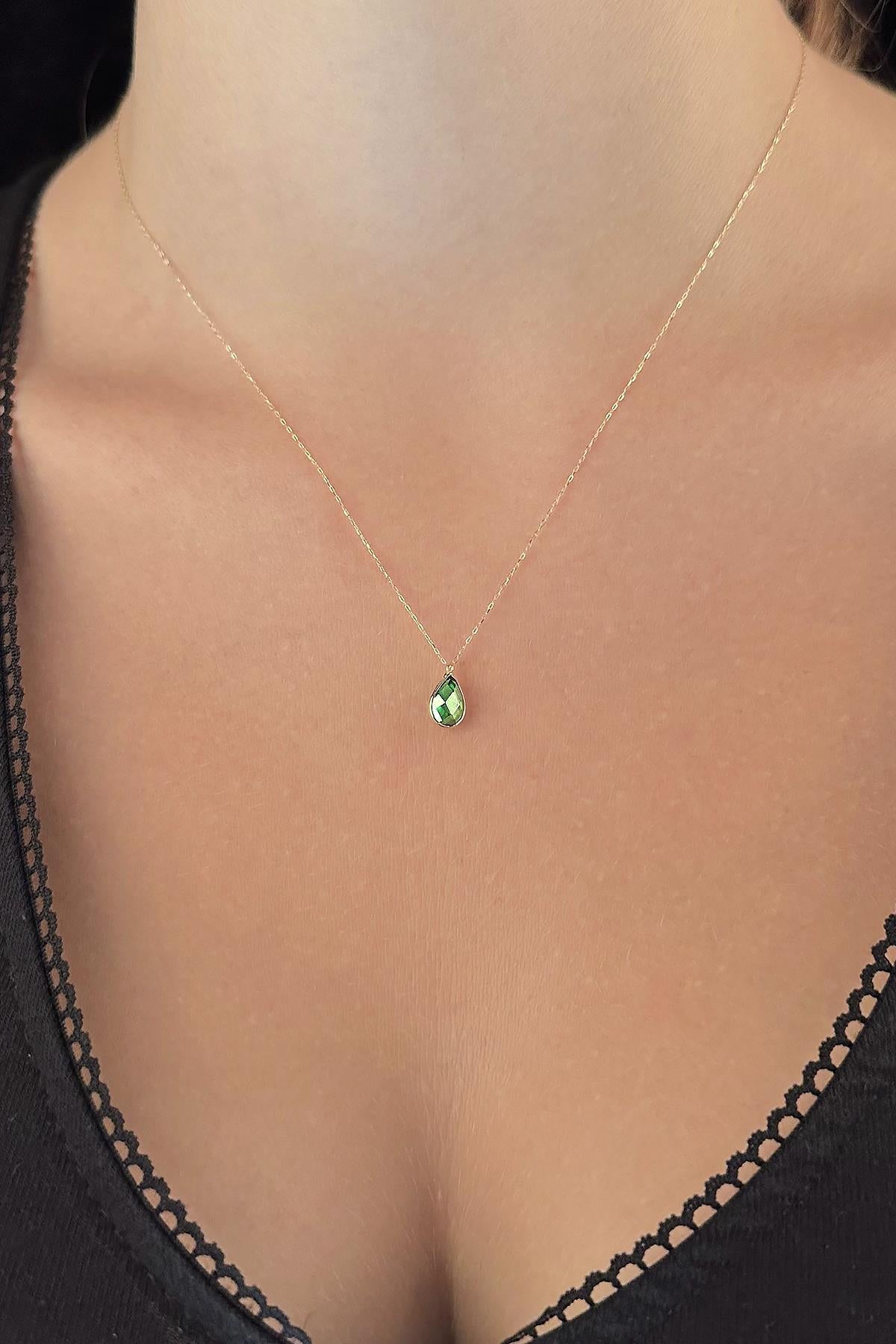 14K Gold Emerald Stone Drop Shape Necklace