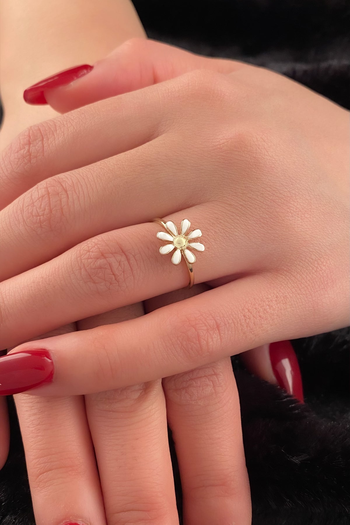 14K Gold Enamel Daisy Ring