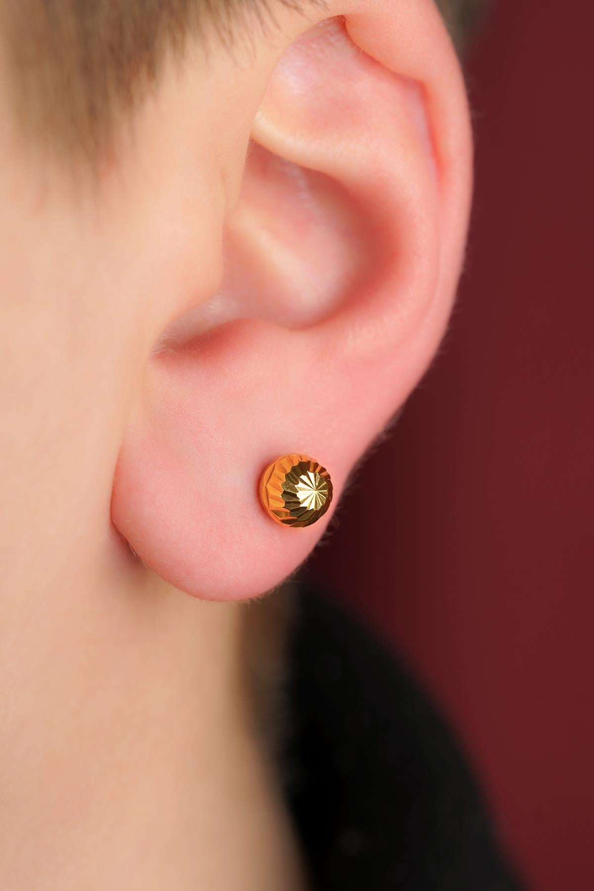14K Gold Engraved Pattern Ball Men’s Earring