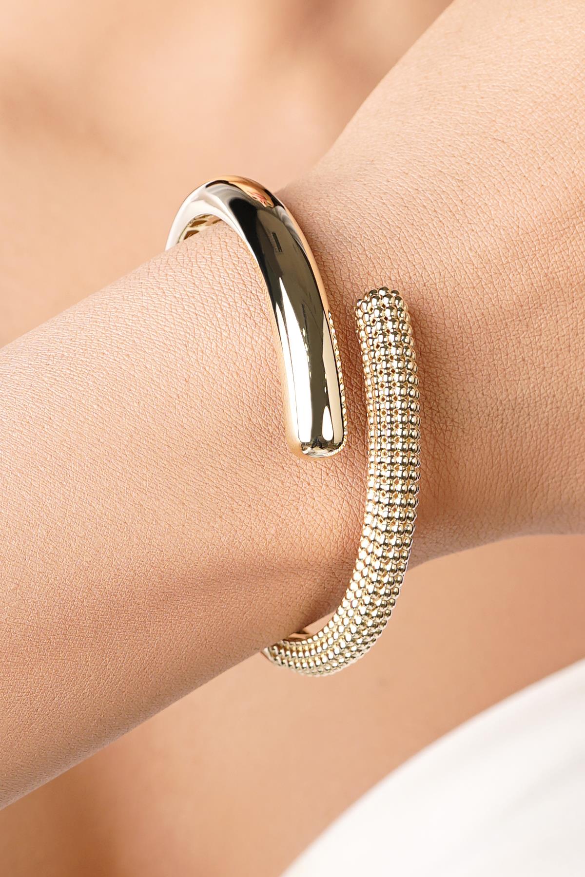 14K Gold Engraved Spiral Cuff Bangle