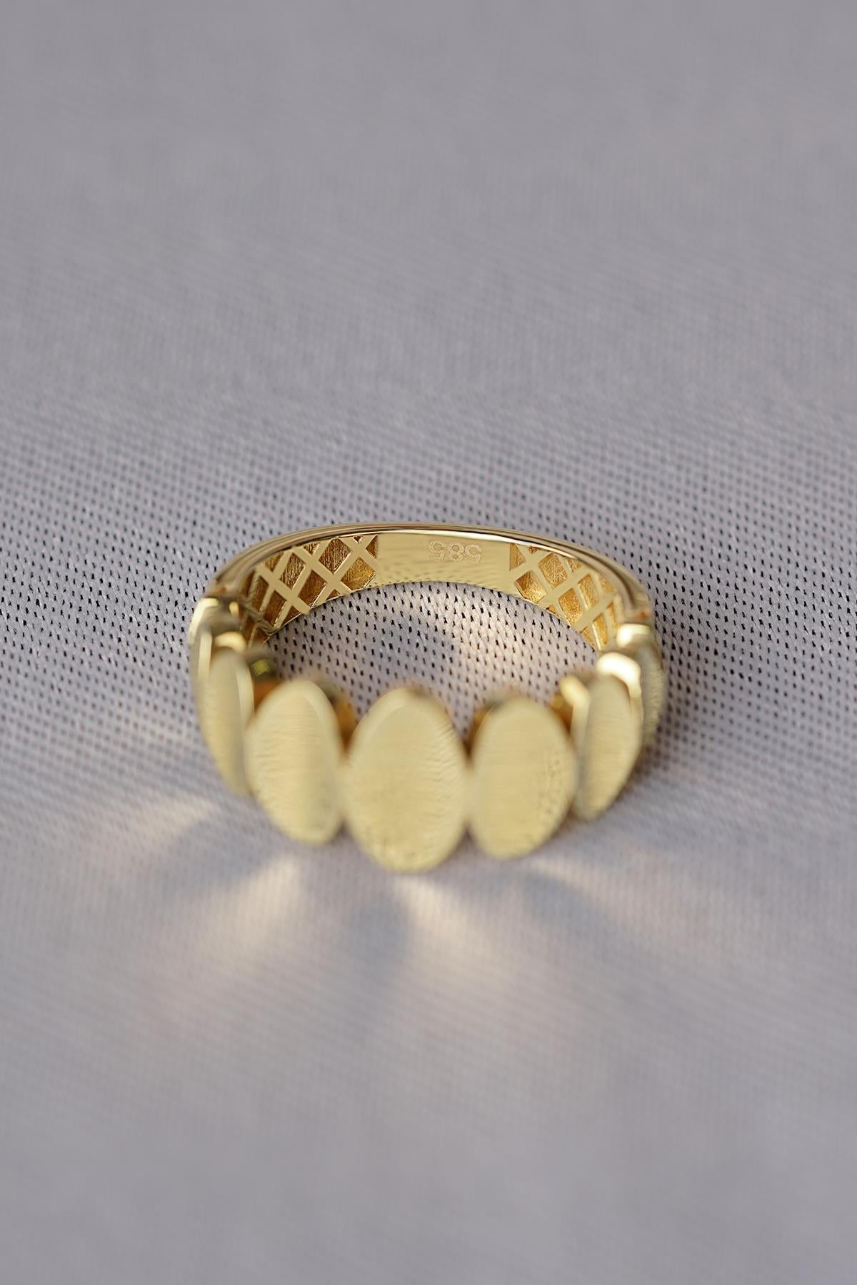 14K Gold Eva Minimalist Band Ring