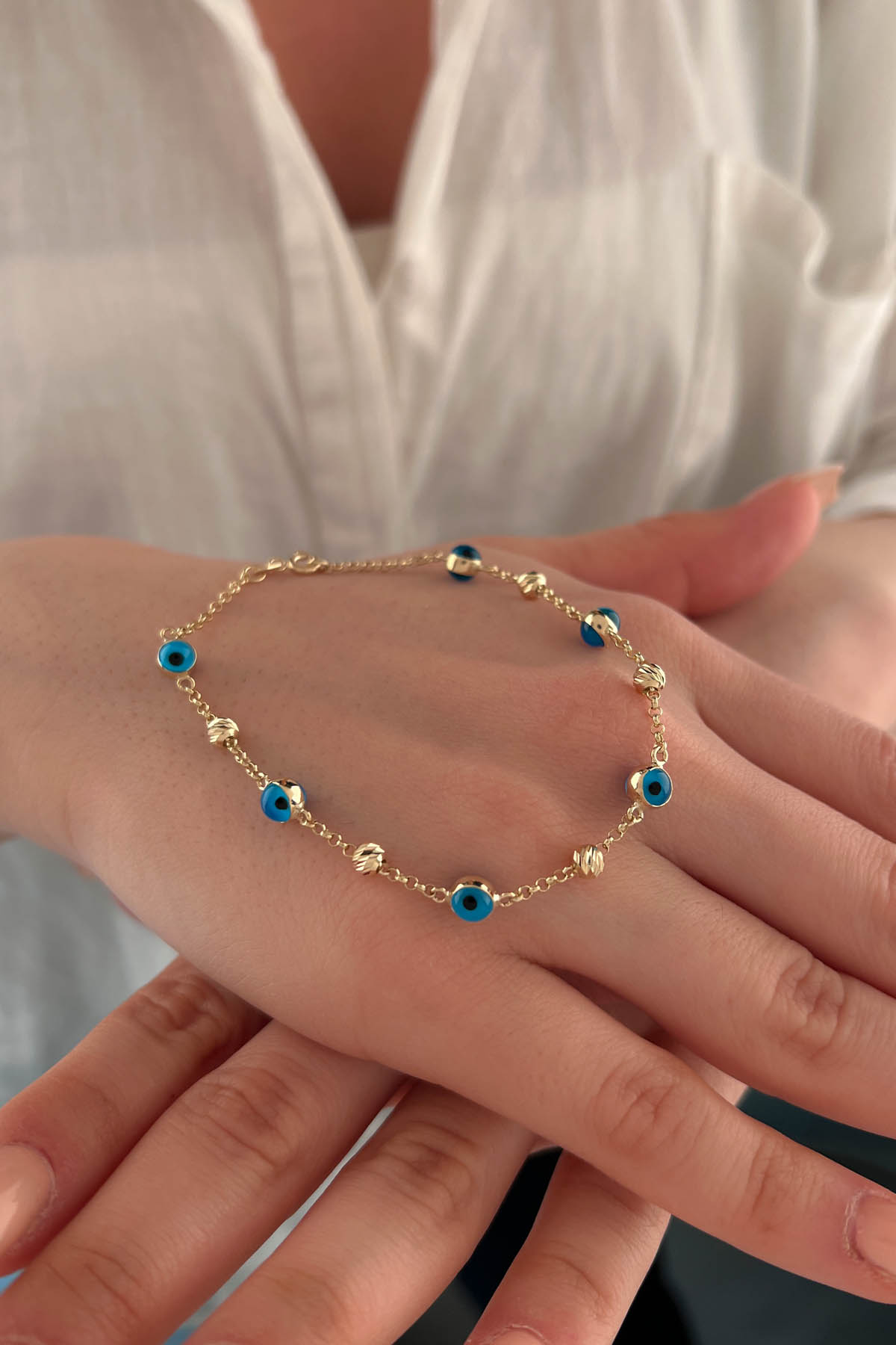 14K Gold Evil Eye And Diamond Cut Ball Bracelet