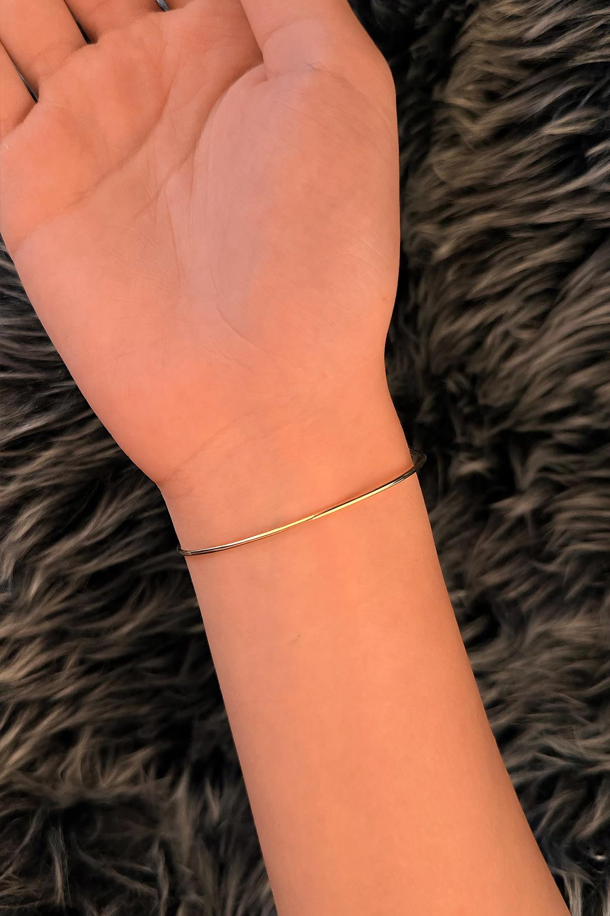 14K Gold Evil Eye Expandable Wire Bangle