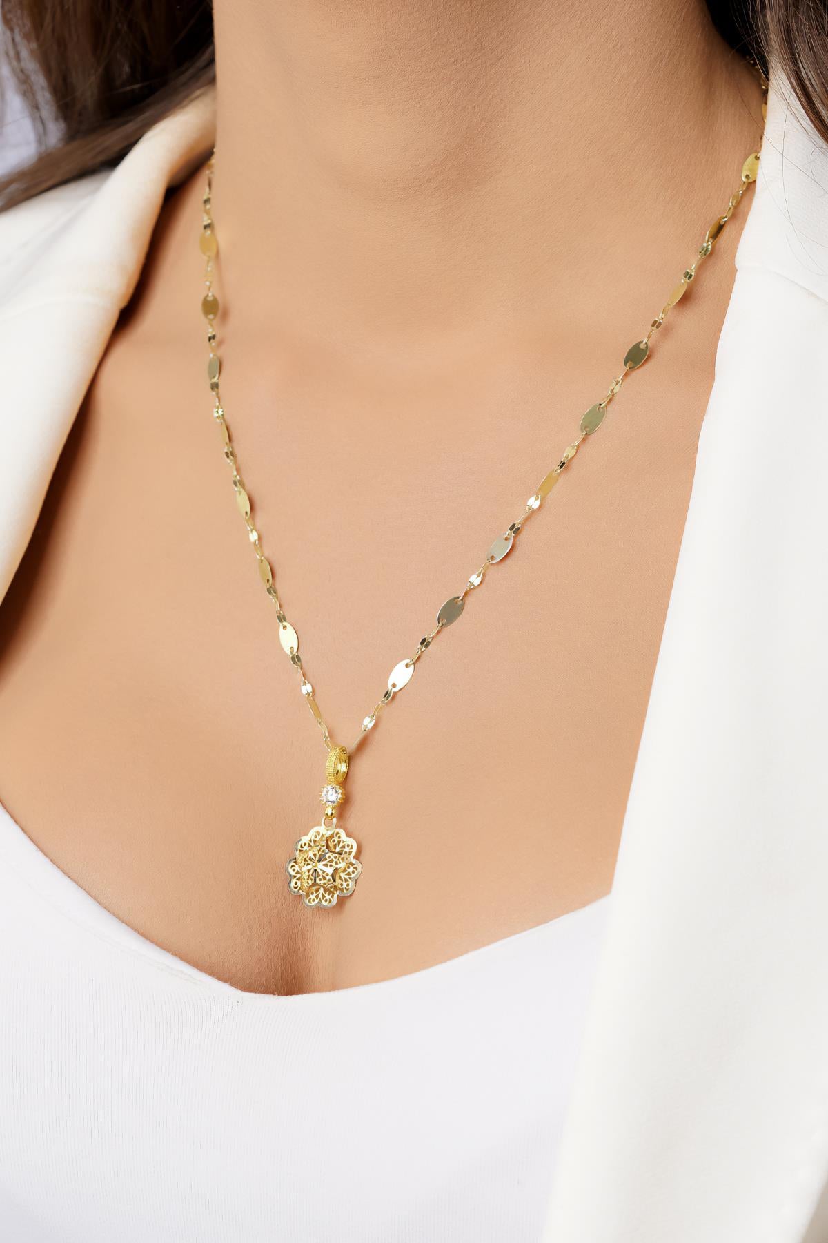 14K Gold Filigree Rose on Bold Mirror Chain