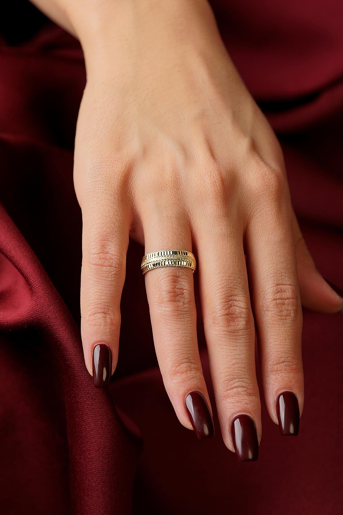 14K Gold Frangipane Wedding Band