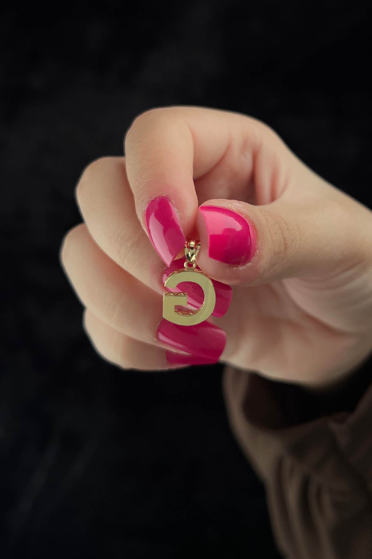 14K Gold G Letter Mini Shine Pendant