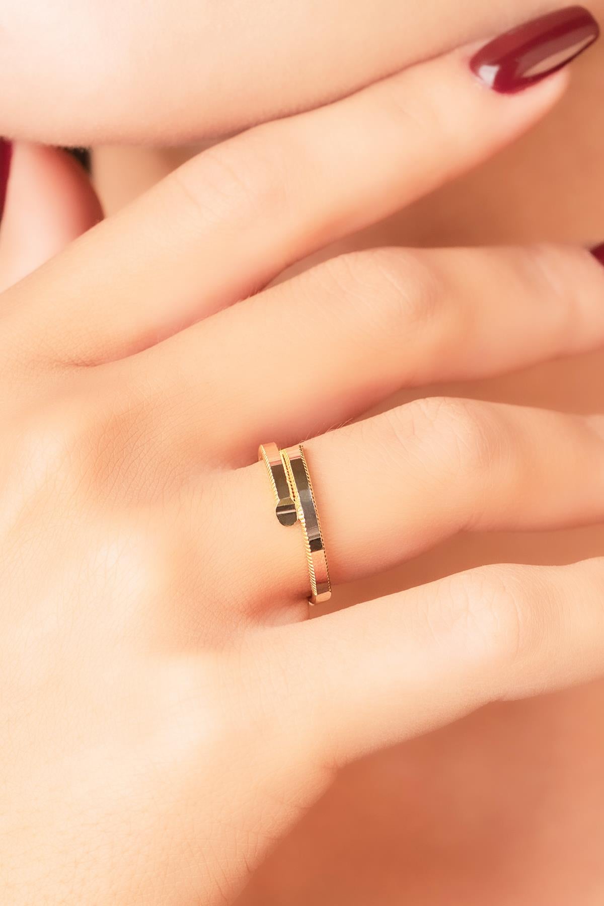 14K Gold Gleaming Angular Ring