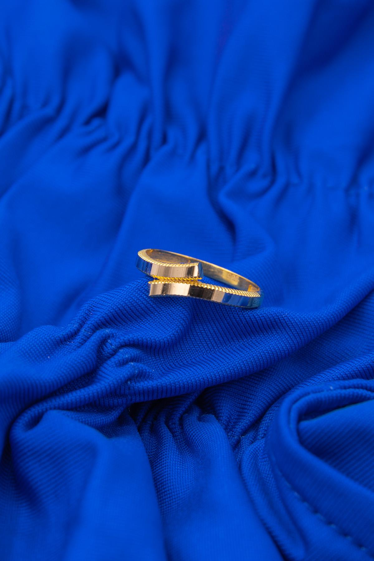 14K Gold Gleaming Double Oval Spiral Ring