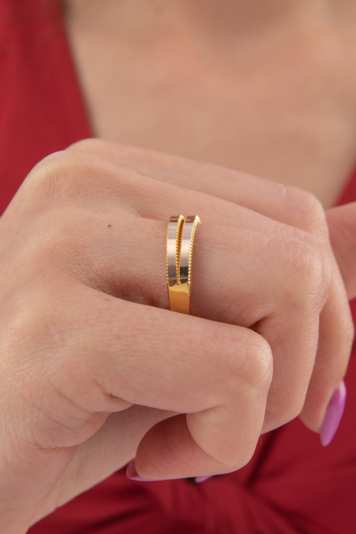 14K Gold Gleaming Double Spiral Ring