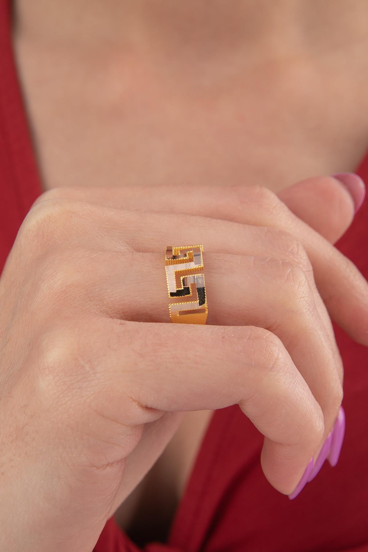 14K Gold Gleaming Greek Key Ring