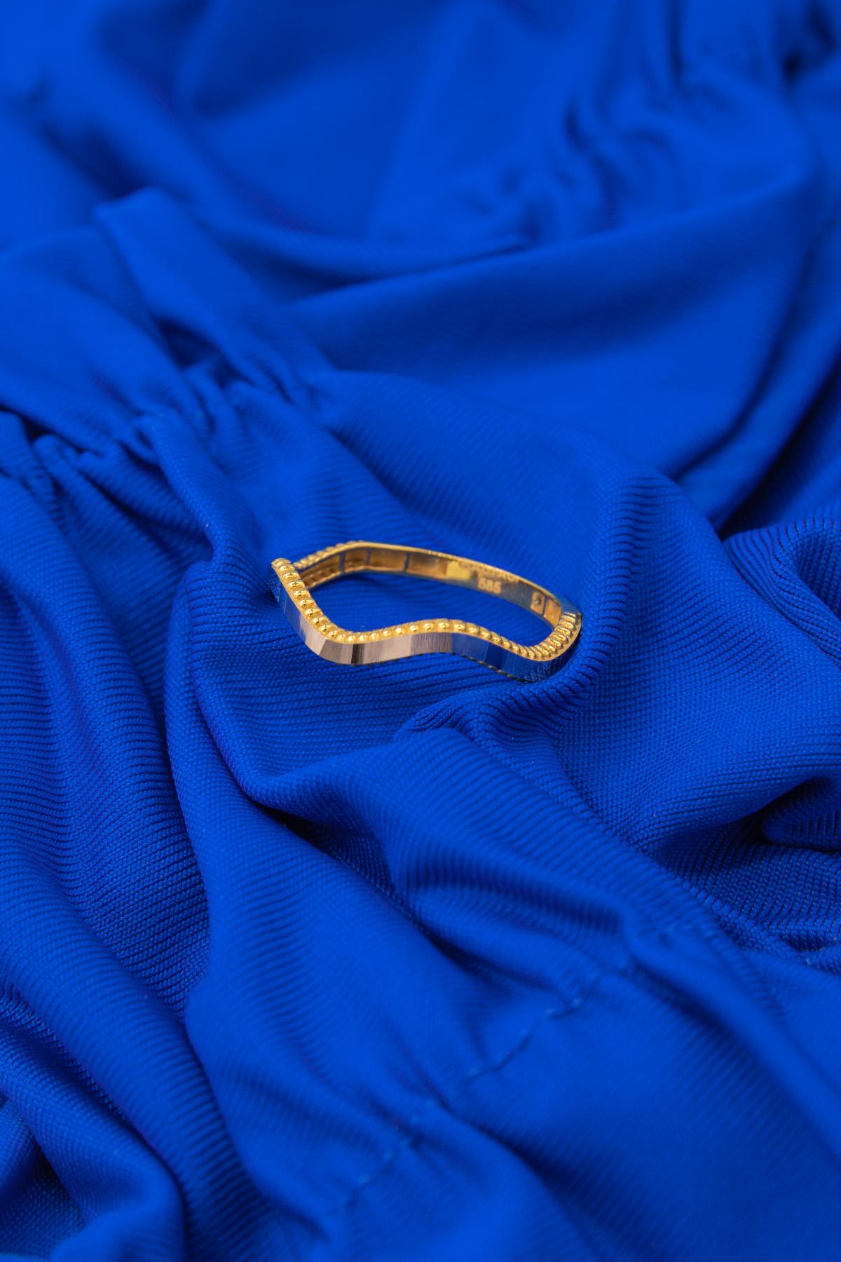 14K Gold Gleaming Zigzag Ring