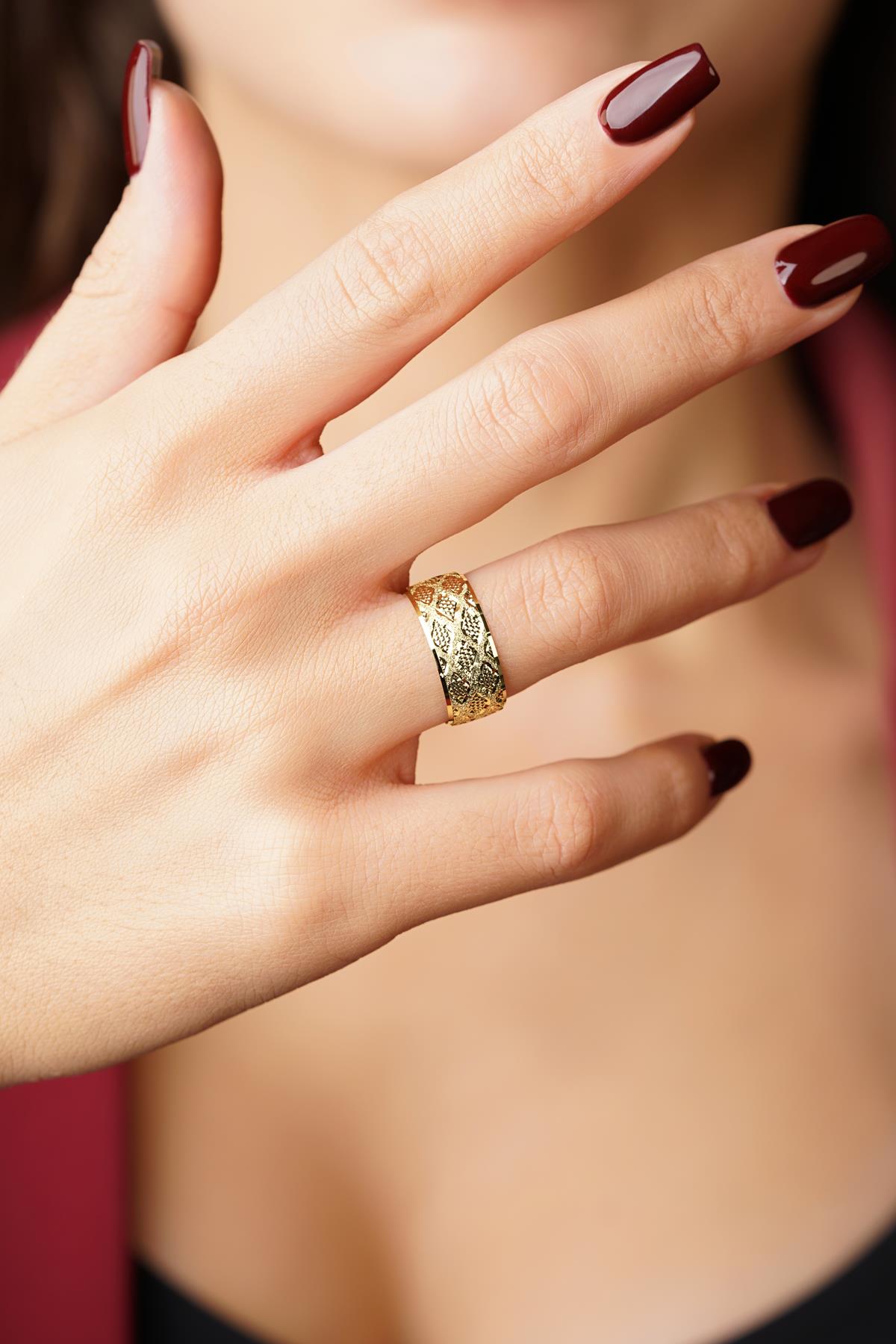 14K Gold Grazia Wedding Band