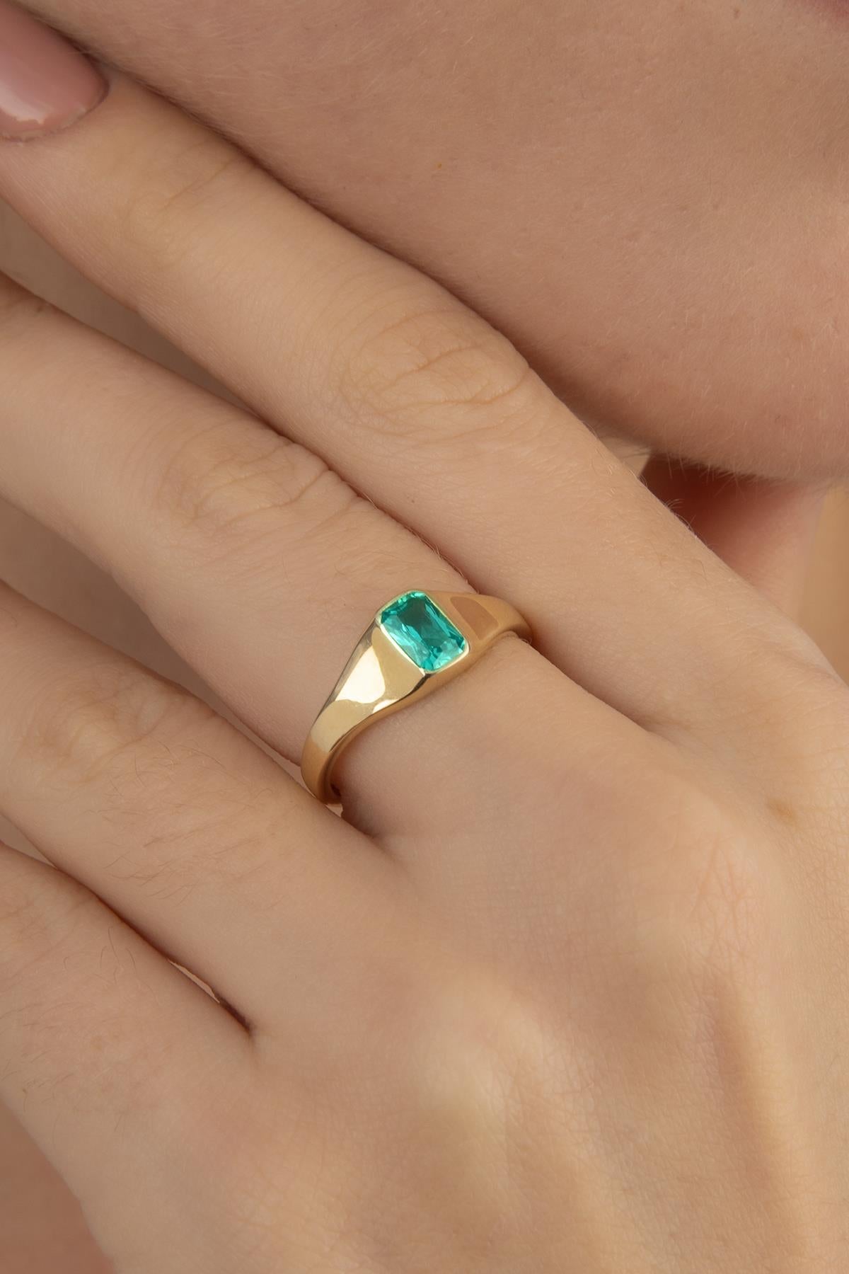 14K Gold Green Solitaire Ring