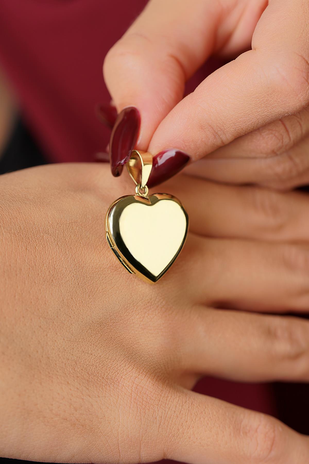 14K Gold Heart Charm With Open And Possible Picture 3