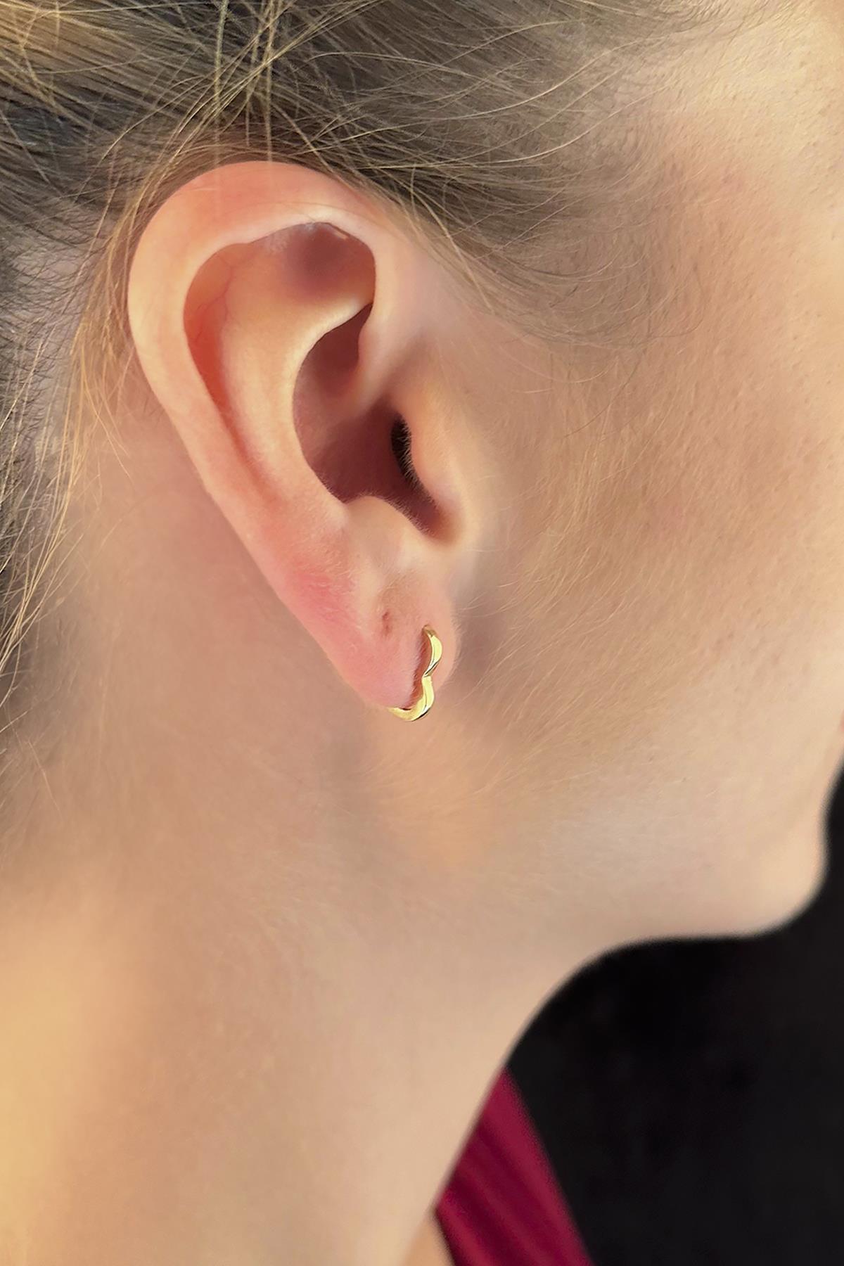 14K Gold Heart Shaped Huggie Hoop Earrings