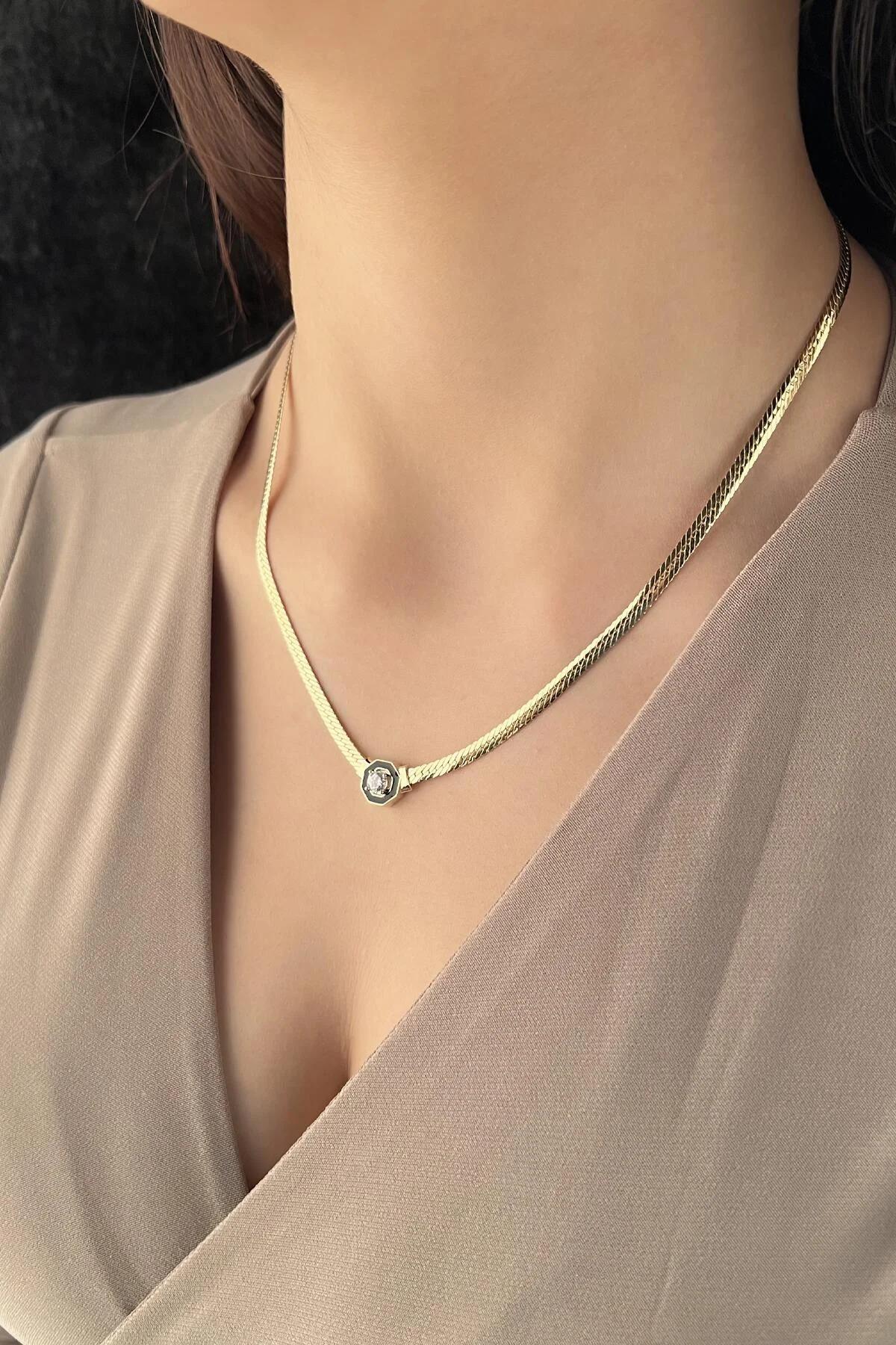 14K Gold Hexagon Shaped Snake Necklace