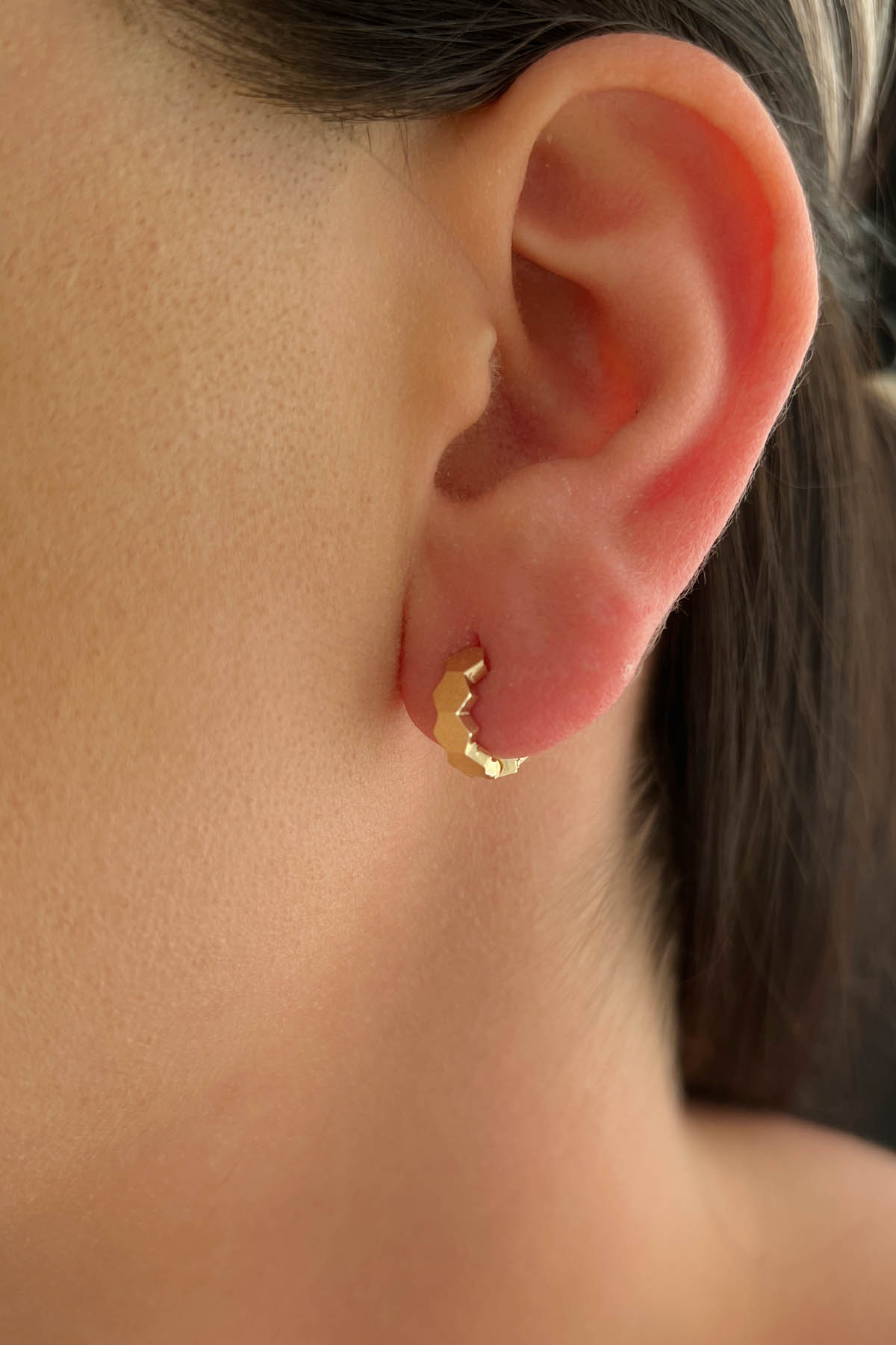 14K Gold Honeycomb Huggie Hoop Earrings