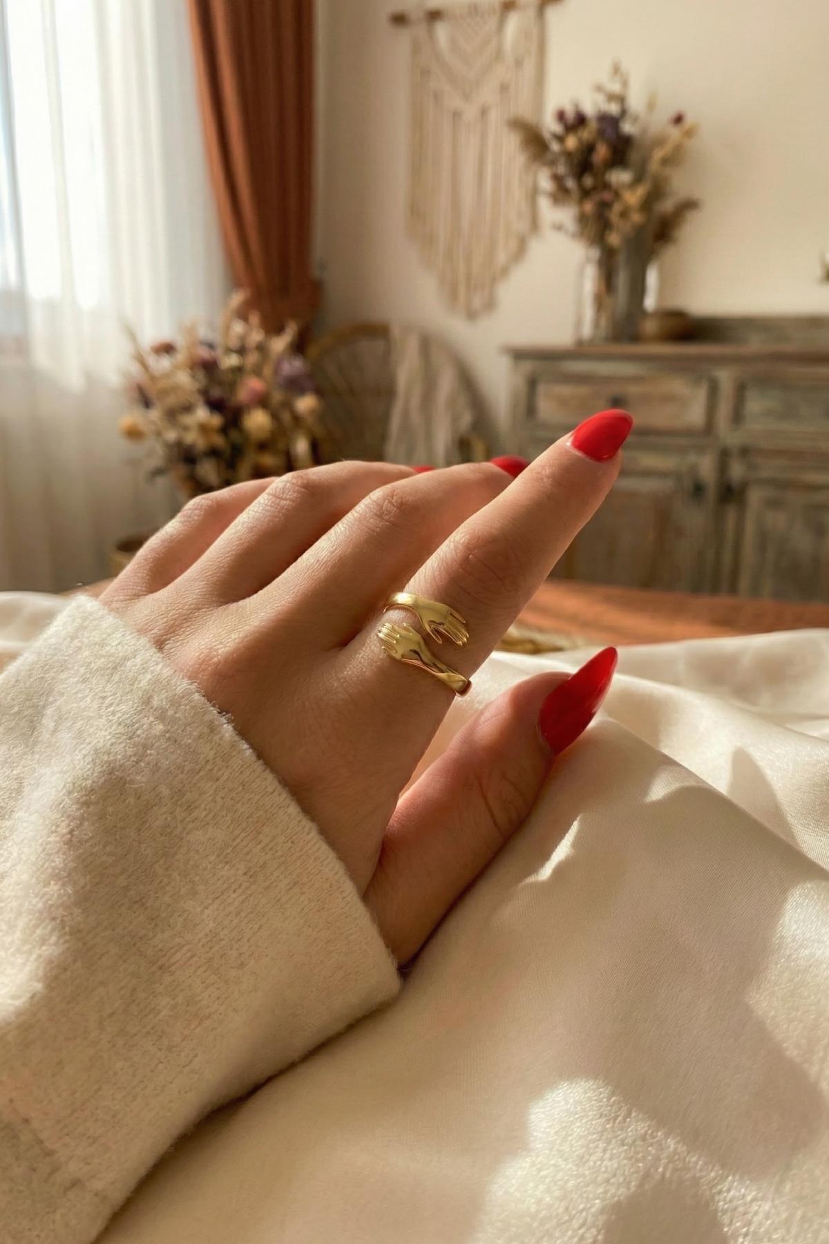 14K Gold Hug Ring