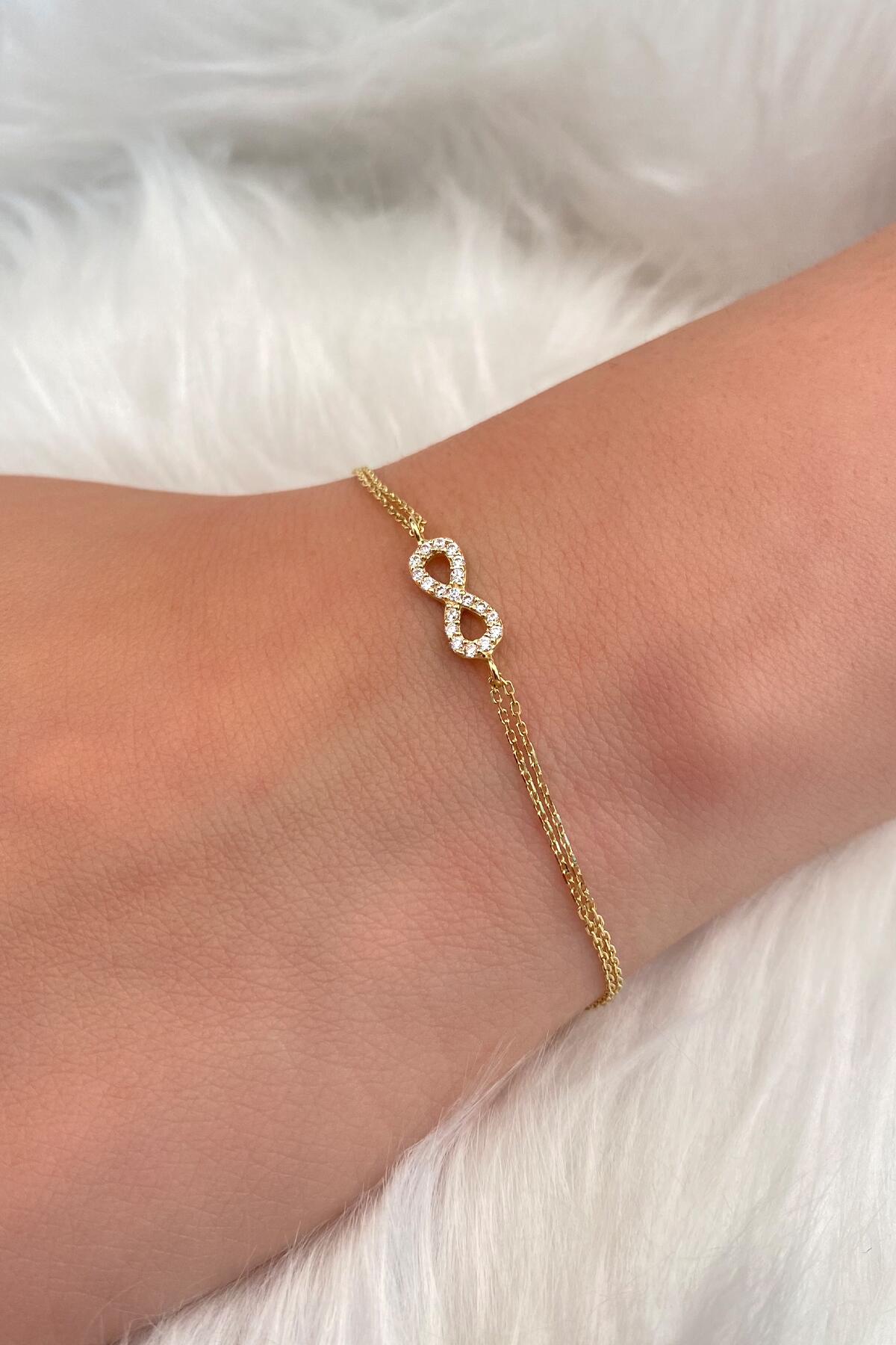 14K Gold İnfinitiy Shape Bracelet With Stone