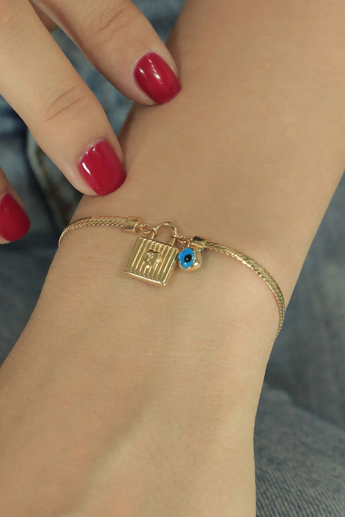 14K Gold İtalian Snake Bracelet With Lock Shape Pendant