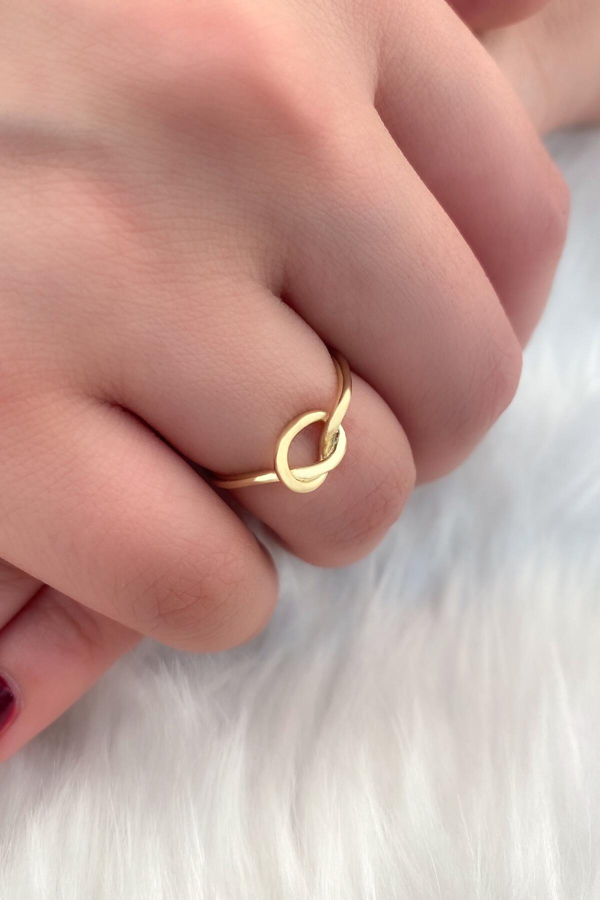 14K Gold Knot Ring
