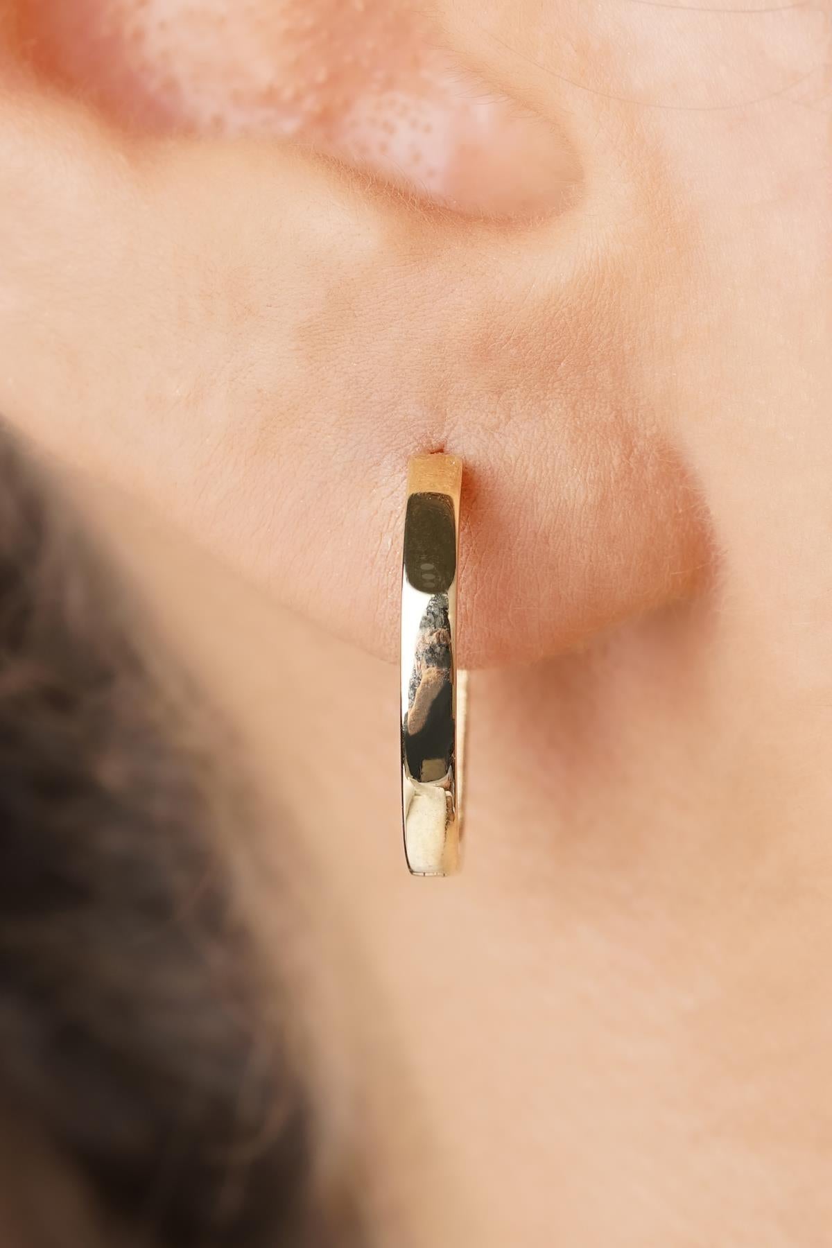 14K Gold Large High-Polish Hoop Earrings