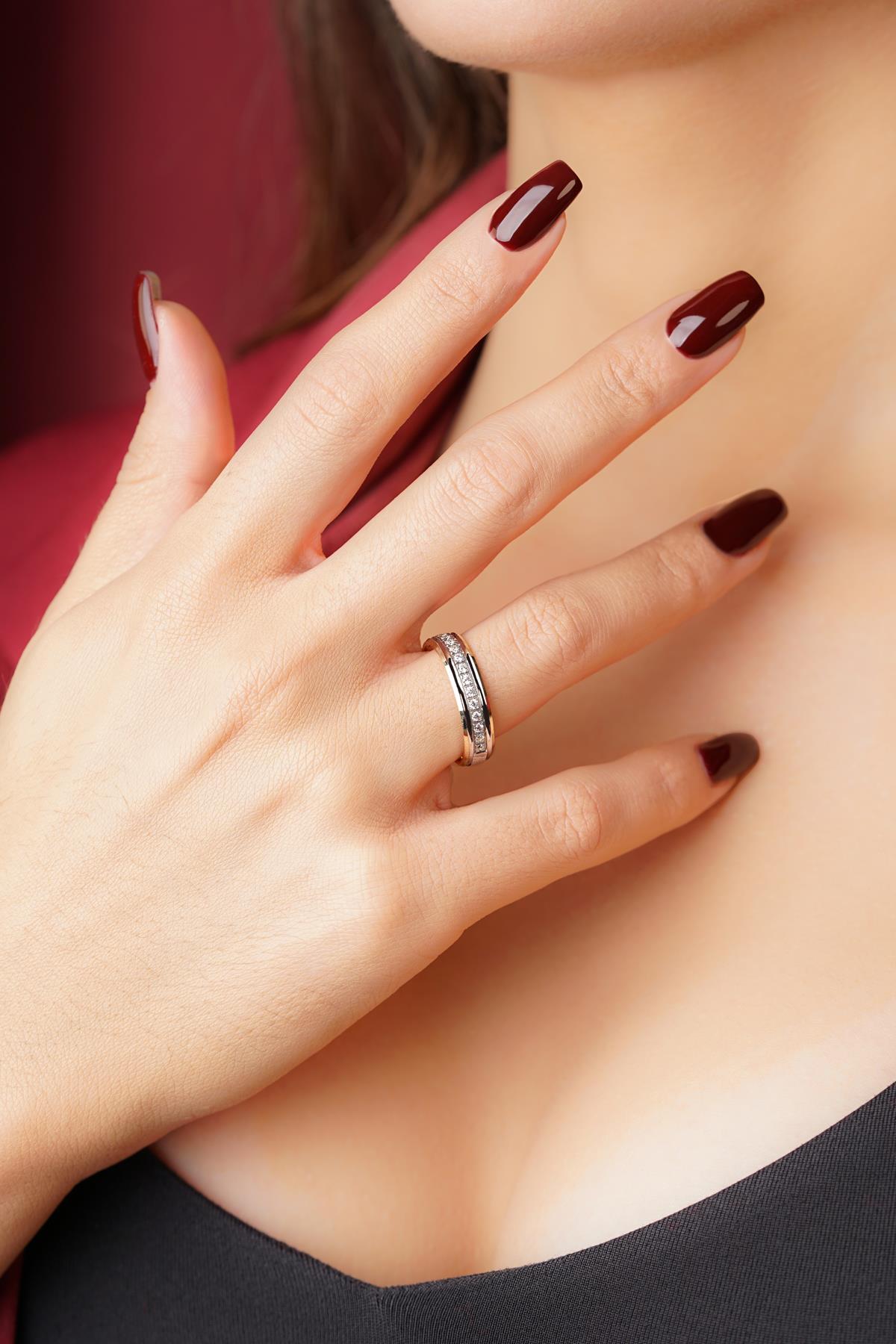 14K Gold Lusso Wedding Band