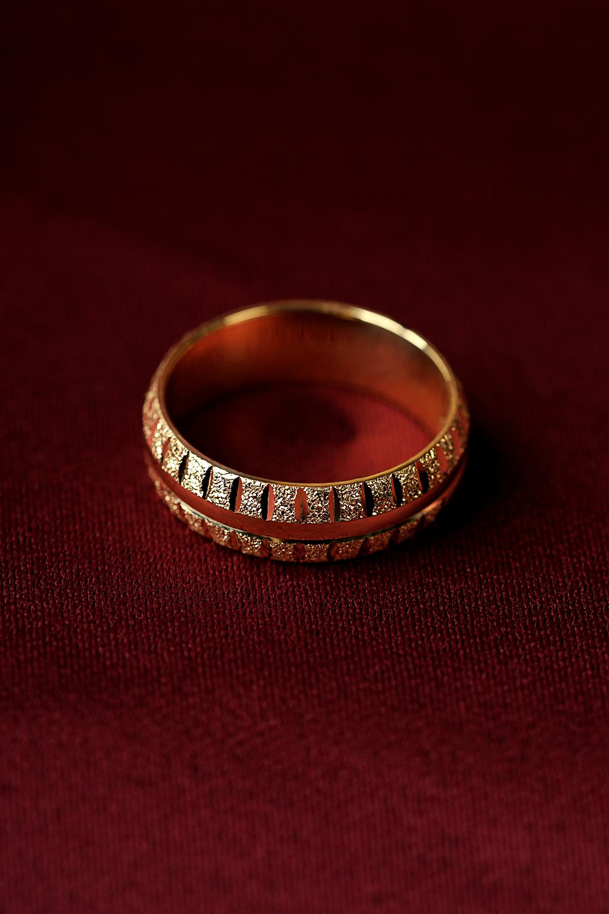14K Gold Marzipan Wedding Band