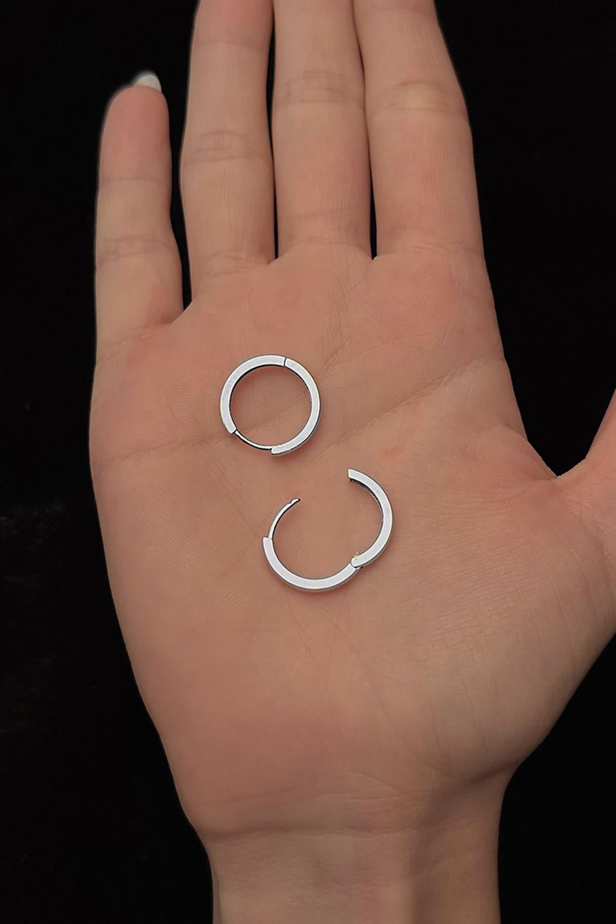 14K Gold Medium Gold Faceted Huggie Earrings