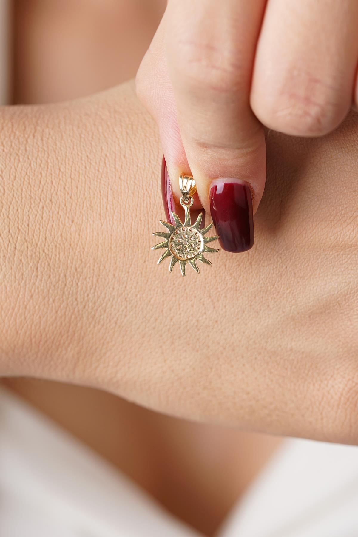 14K Gold Medium Sun Charm