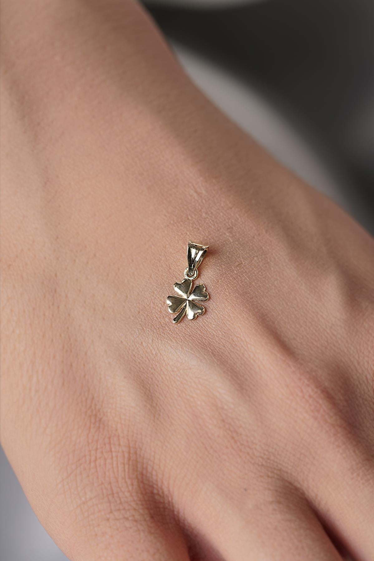 14K Gold Mini Clover Pendant